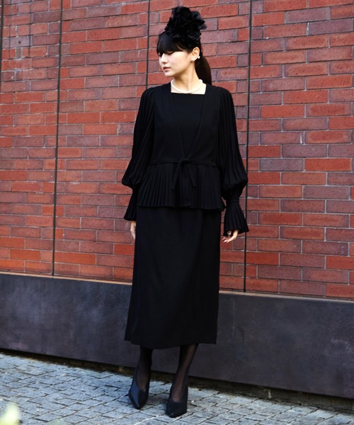 Ranerrh(ラネリ)の「プリーツデザインフォーマルドレス【喪服・礼服】【入卒式・結婚式】【正喪服】【春秋冬】(ワンピース・レディース・ブラック・38)」の2枚目の写真