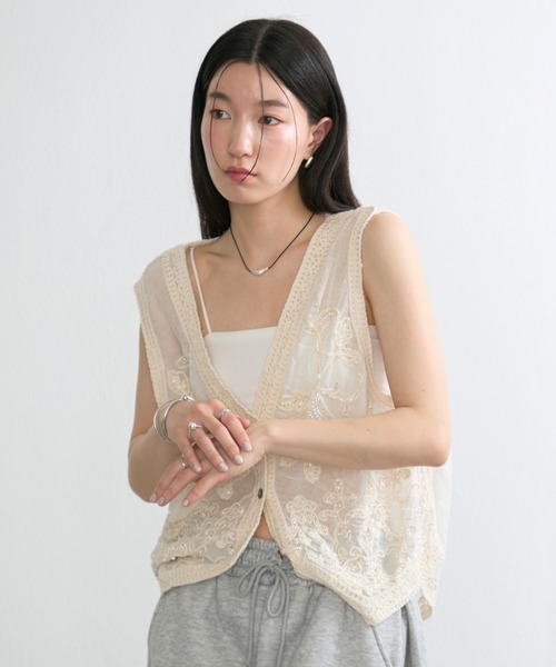 NUJOH(ヌゾ)の「Embroidery Lace Sheer Vest / エンブロイダリーレースシアーベスト(ベスト・レディース・アイボリー・FREE)」の1枚目の写真