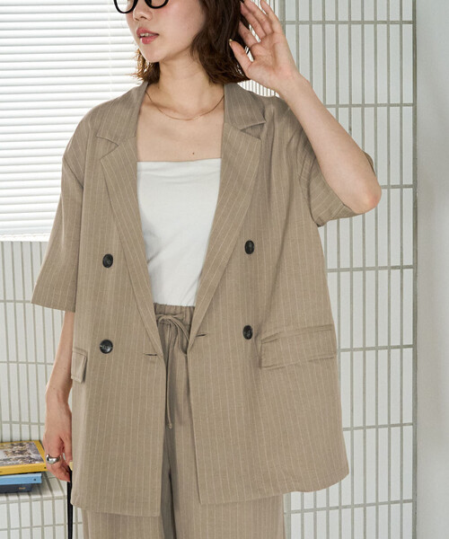 FREAK'S STORE(フリークスストア)の「限定展開 <セットアップ対応>ピンストライプ 半袖 テーラード ジャケット(テーラードジャケット・レディース・ネイビー/ベージュ/チャコールグレー・フリ-)」の2枚目の写真