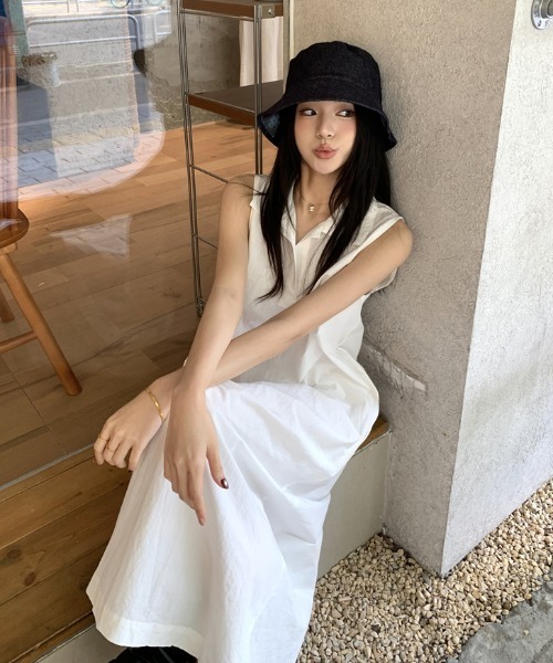 Aelina(エリナ)の「ポロカラーノースリーブワンピース(シャツワンピース・レディース・ホワイト/ネイビー・FREE)」の17枚目の写真