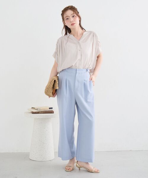 le.coeur blanc(ルクールブラン)の「【手洗い可】タンブラーブッチャータックワイドパンツ(その他パンツ・レディース・ベージュ/ネイビー/サックスブルー・38/36)」の7枚目の写真