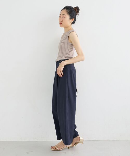 le.coeur blanc(ルクールブラン)の「【手洗い可】タンブラーブッチャータックワイドパンツ(その他パンツ・レディース・ベージュ/ネイビー/サックスブルー・38/36)」の18枚目の写真