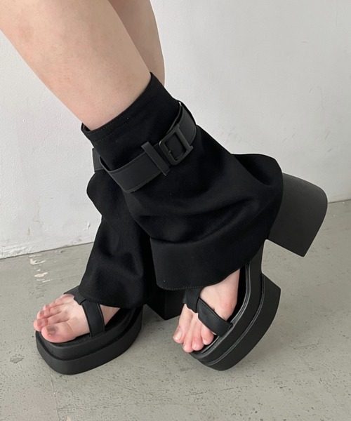 Loueme（ルエム）の「レッグカバー2WAYサンダルブーツ（サンダル・レディース・ベージュ/ブラック・23.5cm/24.5cm）」の3枚目の写真