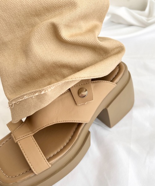 Loueme（ルエム）の「レッグカバー2WAYサンダルブーツ（サンダル・レディース・ベージュ/ブラック・23.5cm/24.5cm）」の16枚目の写真