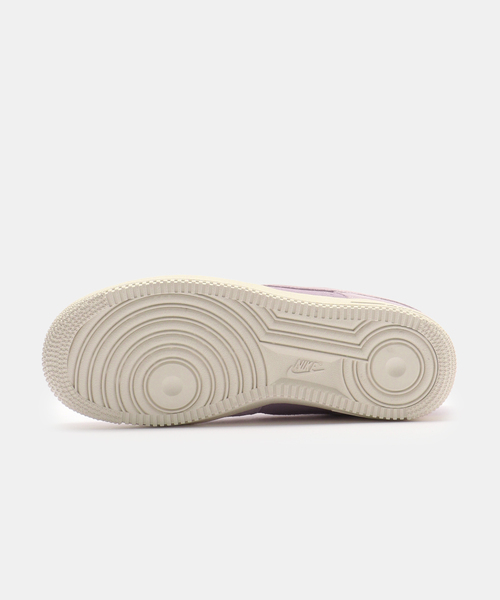 NIKE（ナイキ）の「NIKE W AIR FORCE 1 07 SUPER NORMAL HJ5336-100（スニーカー・レディース・パープル・23cm）」の4枚目の写真