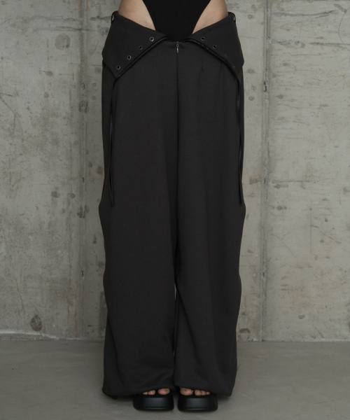 ETRE AU SOMMET(エトレオソメ)の「Double Rib Pintuck Training Pants (Dark Gray)(スウェットパンツ・レディース・ダークグレー・FREE)」の1枚目の写真