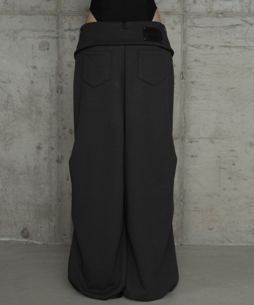 ETRE AU SOMMET(エトレオソメ)の「Double Rib Pintuck Training Pants (Dark Gray)(スウェットパンツ・レディース・ダークグレー・FREE)」の3枚目の写真