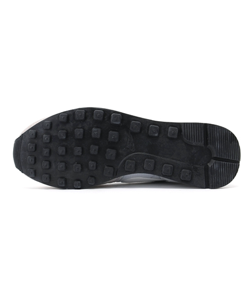 OUTLET(アウトレット)の「【'PalinkA】Nike/インターナショナリスト(スニーカー・レディース・レッド/グレー・23.5/22.5/24)」の4枚目の写真
