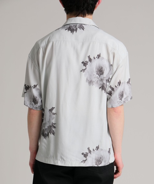 DELUXE(デラックス)の「DELUXE x Kosuke Kawamura Flower Shirts(シャツ/ブラウス・メンズ・ホワイト/ブラック・MEDIUM/SMALL/LARGE)」の4枚目の写真