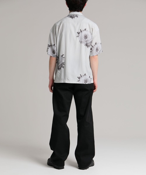 DELUXE(デラックス)の「DELUXE x Kosuke Kawamura Flower Shirts(シャツ/ブラウス・メンズ・ホワイト/ブラック・MEDIUM/SMALL/LARGE)」の11枚目の写真