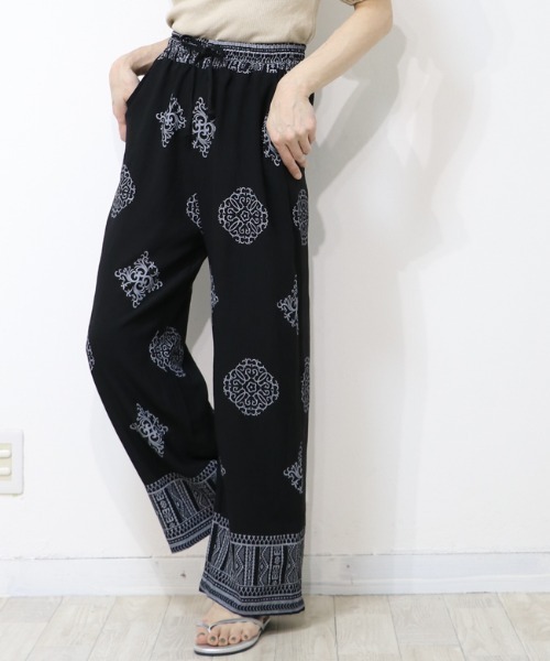 DISKEEN SURE(ディスキーンシュアー)の「さらっと軽やか素材のボヘミアン柄ワイドパンツ(その他パンツ・レディース・ベージュ/ブラック/グレー・FREE)」の14枚目の写真