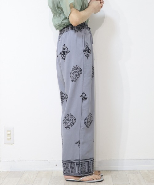 DISKEEN SURE(ディスキーンシュアー)の「さらっと軽やか素材のボヘミアン柄ワイドパンツ(その他パンツ・レディース・ベージュ/ブラック/グレー・FREE)」の19枚目の写真