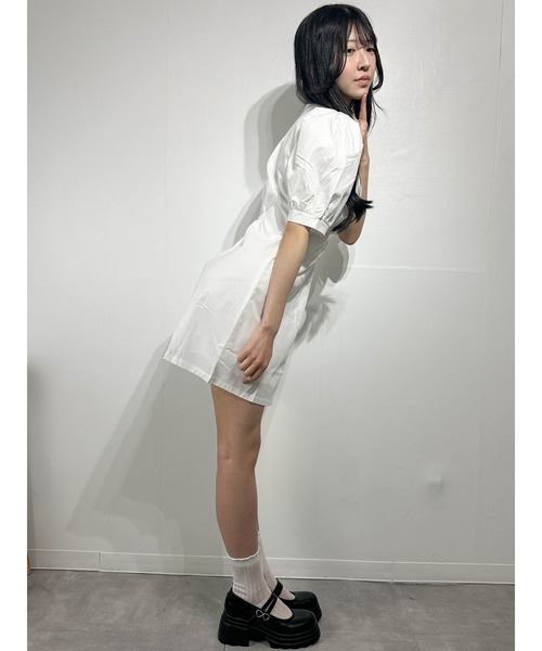 marcydorn(マーシードルン)の「スクエアネックボリューム袖 タイトミニワンピース(ワンピース・レディース・ホワイト・S/M/L)」の2枚目の写真