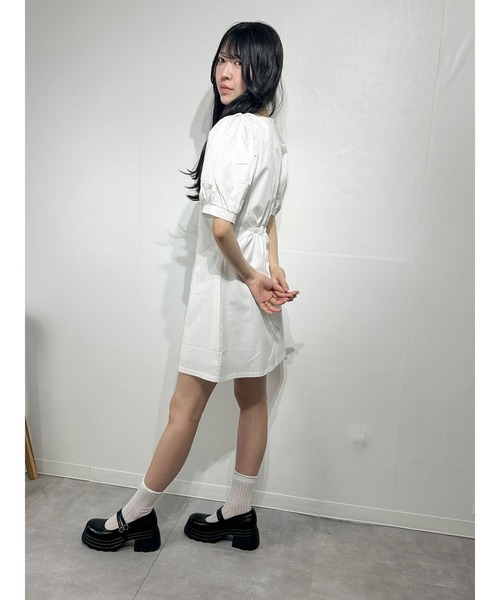 marcydorn(マーシードルン)の「スクエアネックボリューム袖 タイトミニワンピース(ワンピース・レディース・ホワイト・S/M/L)」の7枚目の写真