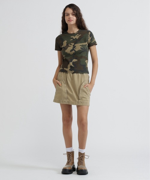 AVIREX（アヴィレックス）の「《WEB限定/DAILY/デイリー/WOMAN》 RIB CAMO S/S CREW NECK T-SHIRT（Tシャツ/カットソー・レディース・グレー系カモフラージュ/グリーン系カモフラージュ・M/S）」の3枚目の写真