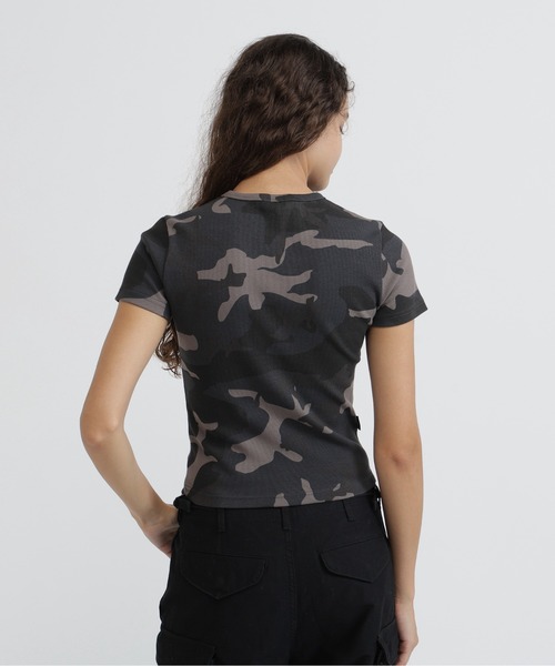 AVIREX（アヴィレックス）の「《WEB限定/DAILY/デイリー/WOMAN》 RIB CAMO S/S CREW NECK T-SHIRT（Tシャツ/カットソー・レディース・グレー系カモフラージュ/グリーン系カモフラージュ・M/S）」の14枚目の写真
