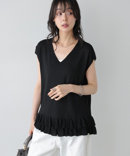 AMELY(エミリー)の「フリルヘム ニットベスト(ベスト・レディース・ホワイト/ブラック/イエロー/ピンク/ベージュ・フリー)」の9枚目の写真