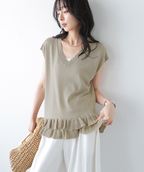 AMELY(エミリー)の「フリルヘム ニットベスト(ベスト・レディース・ホワイト/ブラック/イエロー/ピンク/ベージュ・フリー)」の12枚目の写真