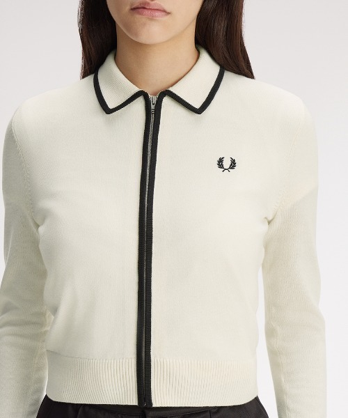 FRED PERRY(フレッドペリー)の「Zip-Through Knitted Shirt/ジップスルーニットシャツ(カーディガン/ボレロ・レディース・ベージュ/ネイビー・10)」の16枚目の写真
