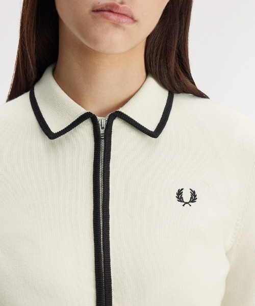 FRED PERRY(フレッドペリー)の「Zip-Through Knitted Shirt/ジップスルーニットシャツ(カーディガン/ボレロ・レディース・ベージュ/ネイビー・10)」の17枚目の写真