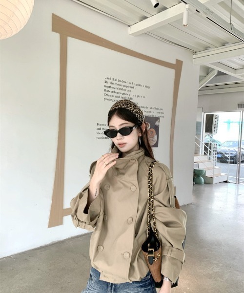 Ritzy（リッツィー）の「ショート丈トレンチジャケット（トレンチコート・レディース・カーキ・M/S/L）」の5枚目の写真