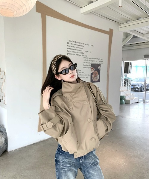Ritzy（リッツィー）の「ショート丈トレンチジャケット（トレンチコート・レディース・カーキ・M/S/L）」の7枚目の写真