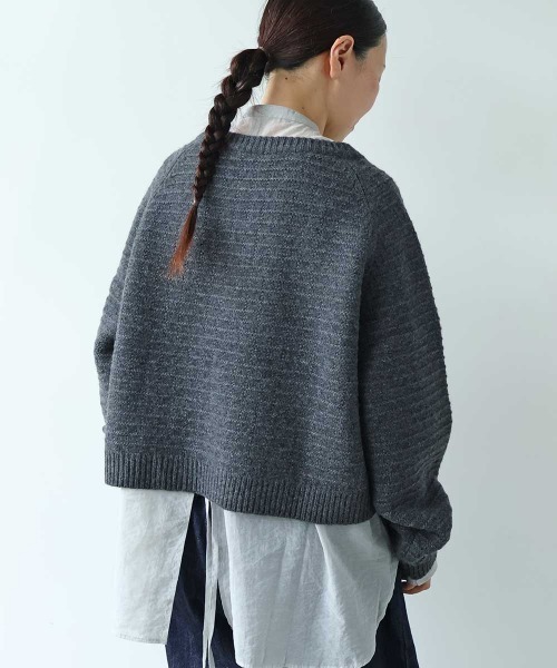 yuni（ユニ　）の「Wool Hand Embroidery cardigan（カーディガン/ボレロ・レディース・オフホワイト/チャコールグレー・FREE）」の8枚目の写真