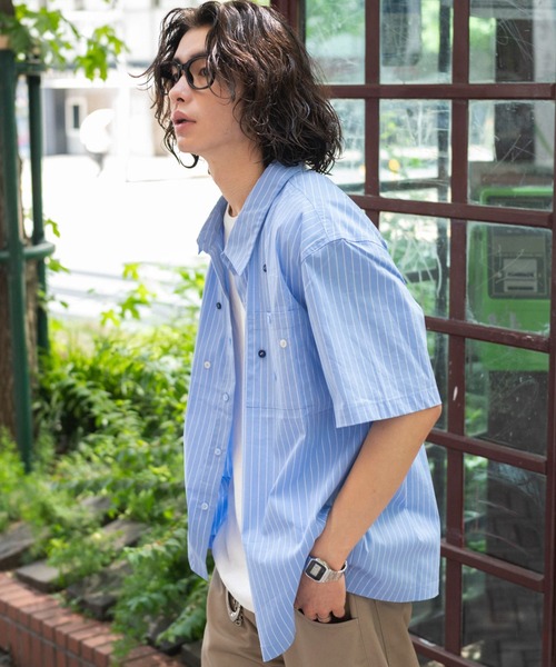 WEGO(ウィゴー)の「WEGO/マルチボタンストライプシャツ(シャツ/ブラウス・メンズ・ブラック/ブルー・MEDIUM/LARGE)」の16枚目の写真