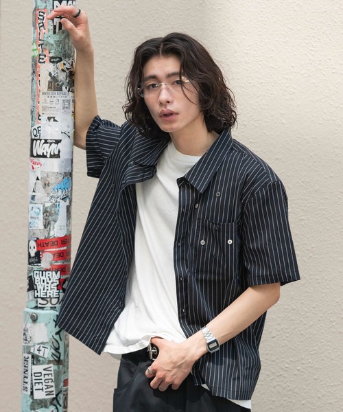 WEGO(ウィゴー)の「WEGO/マルチボタンストライプシャツ(シャツ/ブラウス・メンズ・ブラック/ブルー・MEDIUM/LARGE)」の21枚目の写真