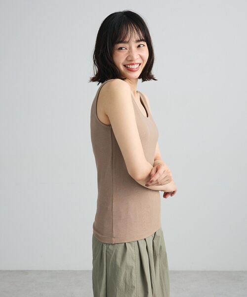 Green Parks(グリーンパークス)の「【UVカット・接触冷感・抗菌加工】機能付テレコリブタンクトップⅢ(タンクトップ・レディース・モカ/チャコールグレー/ホワイト/ブラック・FREE)」の5枚目の写真