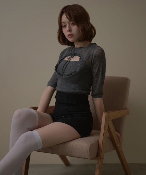M DOLLY(エムドリー)の「*M DOLLY original* Cutout felicie sheer tops / カットアウトフェリシーシアートップス(ニット/セーター・レディース・ベージュ/グレー・FREE)」の6枚目の写真