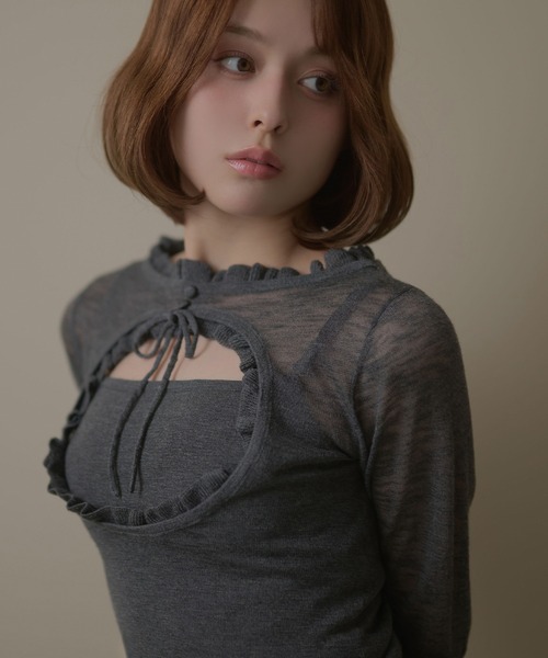 M DOLLY(エムドリー)の「*M DOLLY original* Cutout felicie sheer tops / カットアウトフェリシーシアートップス(ニット/セーター・レディース・ベージュ/グレー・FREE)」の11枚目の写真