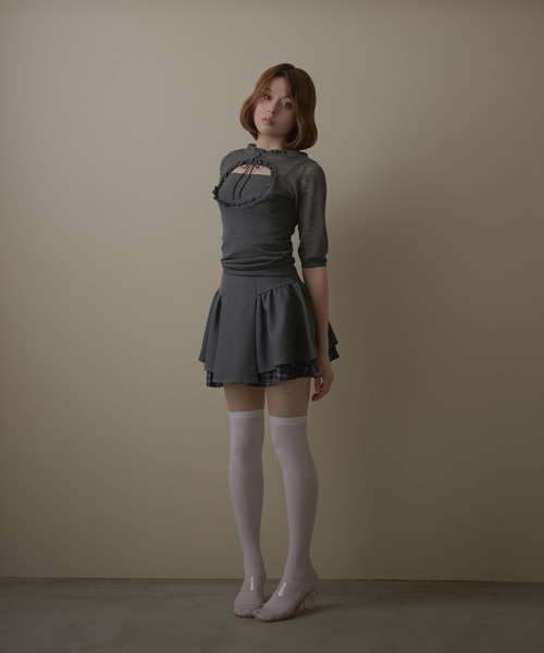 M DOLLY(エムドリー)の「*M DOLLY original* Cutout felicie sheer tops / カットアウトフェリシーシアートップス(ニット/セーター・レディース・ベージュ/グレー・FREE)」の13枚目の写真