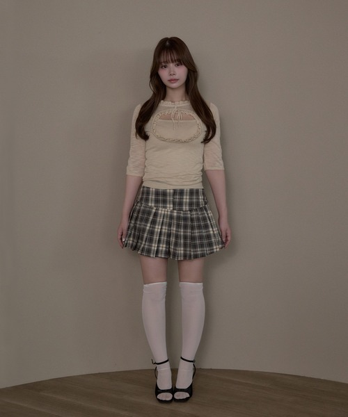 M DOLLY(エムドリー)の「*M DOLLY original* Cutout felicie sheer tops / カットアウトフェリシーシアートップス(ニット/セーター・レディース・ベージュ/グレー・FREE)」の18枚目の写真