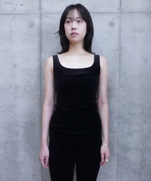 SIMONE WILD(シモーネワイルド)の「VELVET SINGLET(タンクトップ・レディース・オリーブ/ブラック・S/M)」の1枚目の写真