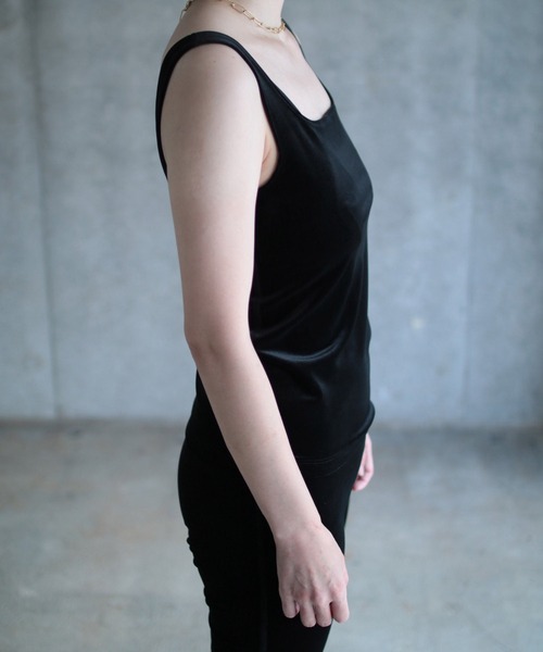 SIMONE WILD(シモーネワイルド)の「VELVET SINGLET(タンクトップ・レディース・オリーブ/ブラック・S/M)」の9枚目の写真