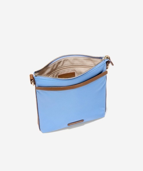 COLE HAAN（コールハーン）の「エミリー ナイロン クロスボディ womens（ショルダーバッグ・レディース・ブルー・OSFA）」の5枚目の写真
