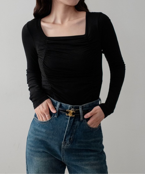 on:nue(オンニュ)の「【on:nue】フロントギャザークロップドカットソー /26-27 AW COLLECTION(Tシャツ/カットソー・レディース・ベージュ/ブラック・FREE)」の20枚目の写真
