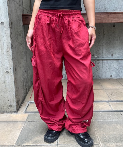ROGER AND RAW(ロジャーアンドロウ)の「サイドスピンドル ワイドトラックパンツ(その他パンツ・レディース・ブラック/ブラウン/レッド/アイボリー・FREE)」の16枚目の写真