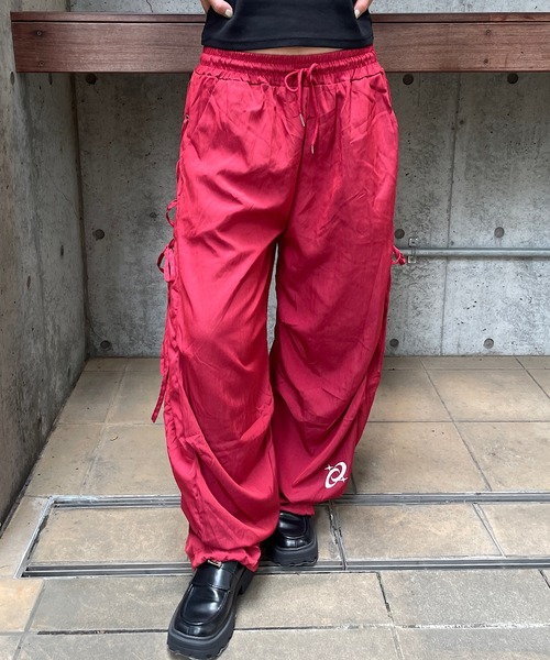 ROGER AND RAW(ロジャーアンドロウ)の「サイドスピンドル ワイドトラックパンツ(その他パンツ・レディース・ブラック/ブラウン/レッド/アイボリー・FREE)」の15枚目の写真