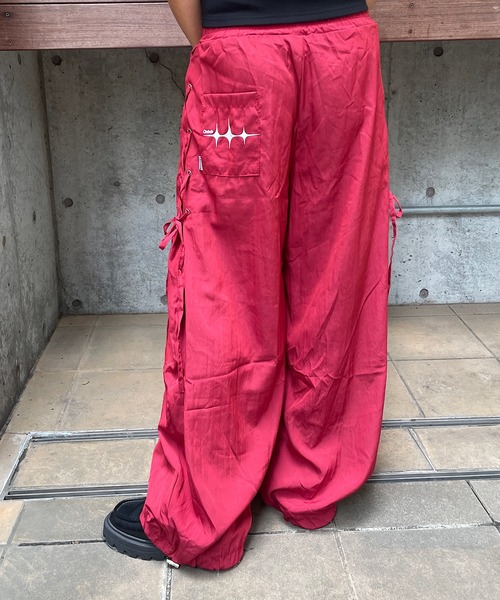 ROGER AND RAW(ロジャーアンドロウ)の「サイドスピンドル ワイドトラックパンツ(その他パンツ・レディース・ブラック/ブラウン/レッド/アイボリー・FREE)」の22枚目の写真
