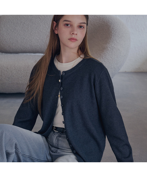 SLOWLOLLI(スローローリ)の「Henley button cardigan_4 Colors(カーディガン/ボレロ・レディース・ブラック/ベージュ/バーガンディー/チャコール・FREE)」の3枚目の写真