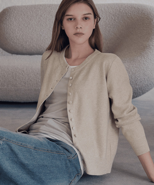 SLOWLOLLI(スローローリ)の「Henley button cardigan_4 Colors(カーディガン/ボレロ・レディース・ブラック/ベージュ/バーガンディー/チャコール・FREE)」の5枚目の写真
