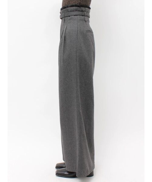 MURUA(ムルーア)の「ウエストフリルワイドパンツ 冬服(スラックス・レディース・グレー/ベージュ/ブラック・1/2)」の15枚目の写真