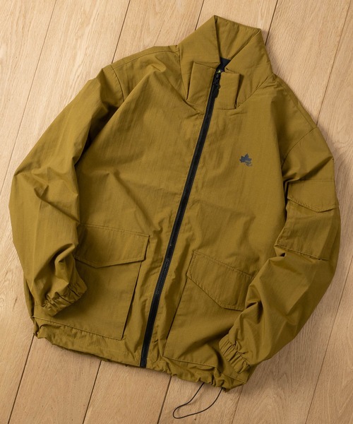 LOGOS(ロゴス)の「【15】〔LOGOS/ロゴス】ワンポイントロゴ 裏タフタナイロン ユーティリティジャケット/スタンドジャケット 撥水/メンズ/レディース(スタジャン・メンズ・オレンジ/マスタード/ダークグリーン/ネイビー/ベージュ/ブラック・MEDIUM/X-LARGE/LARGE)」の5枚目の写真