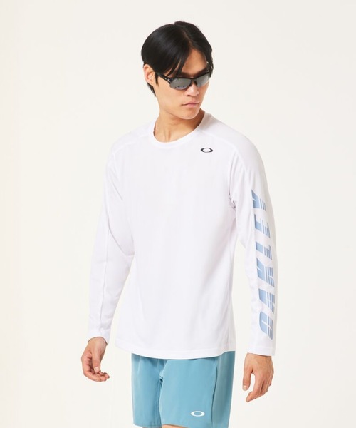 OAKLEY(オークリー)の「オークリー SLANT LOGO PRINT L/S TEE 12.0/Tシャツ/トレーニング/テニス/メンズ//OAKLEY(Tシャツ/カットソー・メンズ・ブラック/ホワイト・S/M/L)」の2枚目の写真