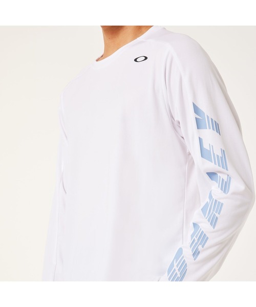 OAKLEY(オークリー)の「オークリー SLANT LOGO PRINT L/S TEE 12.0/Tシャツ/トレーニング/テニス/メンズ//OAKLEY(Tシャツ/カットソー・メンズ・ブラック/ホワイト・S/M/L)」の12枚目の写真