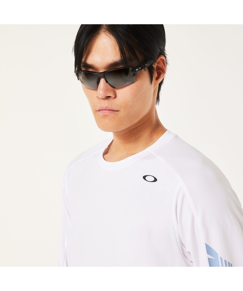 OAKLEY(オークリー)の「オークリー SLANT LOGO PRINT L/S TEE 12.0/Tシャツ/トレーニング/テニス/メンズ//OAKLEY(Tシャツ/カットソー・メンズ・ブラック/ホワイト・S/M/L)」の3枚目の写真