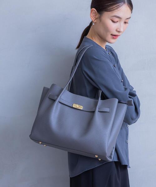 ITS'DEMO(イッツデモ)の「ベルトモチーフA4トート(トートバッグ・レディース・ダークグレー/ナチュラル/ブラック・00)」の4枚目の写真