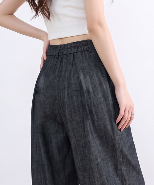 BLoomMe(ブルームミー)の「上品な抜け感で着こなす、ハイウエストタックワイドパンツ(スラックス・レディース・ホワイト/グレー/ブラック/ネイビー・M)」の7枚目の写真